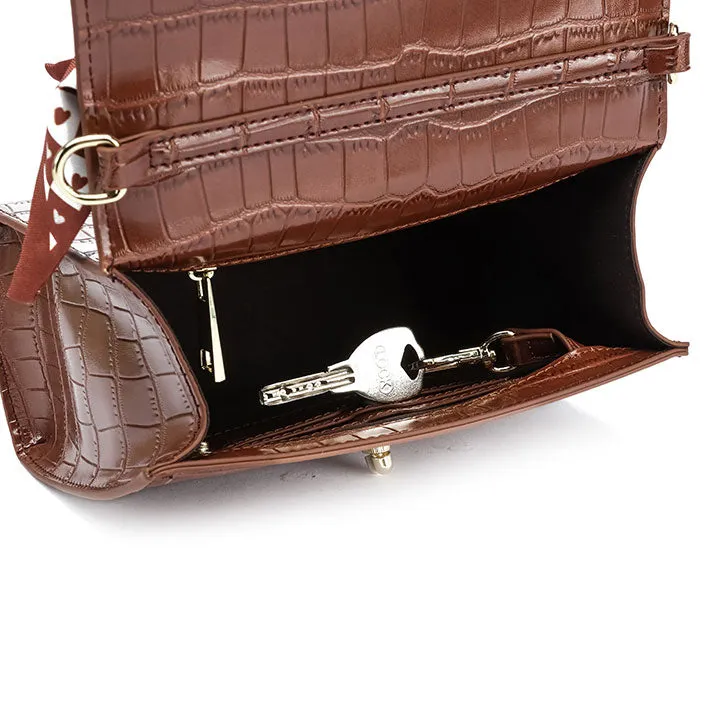 Classy yet Casual Handbag BD 109