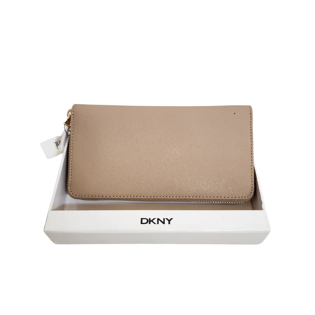 DKNY Bryant Park Camel Saffiano Leather Large Wallet Purse | Brand New |