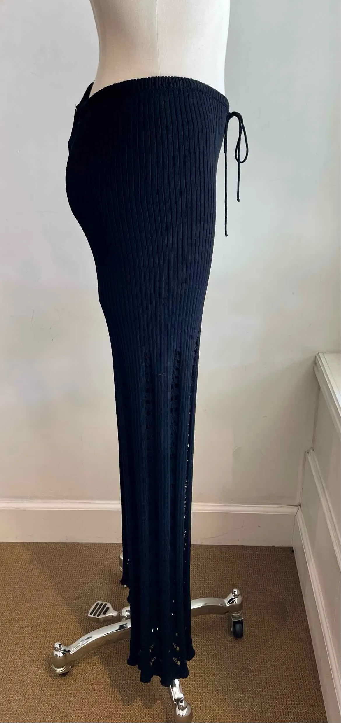 FENDI Size 8 Black Knit Ribbed Pants