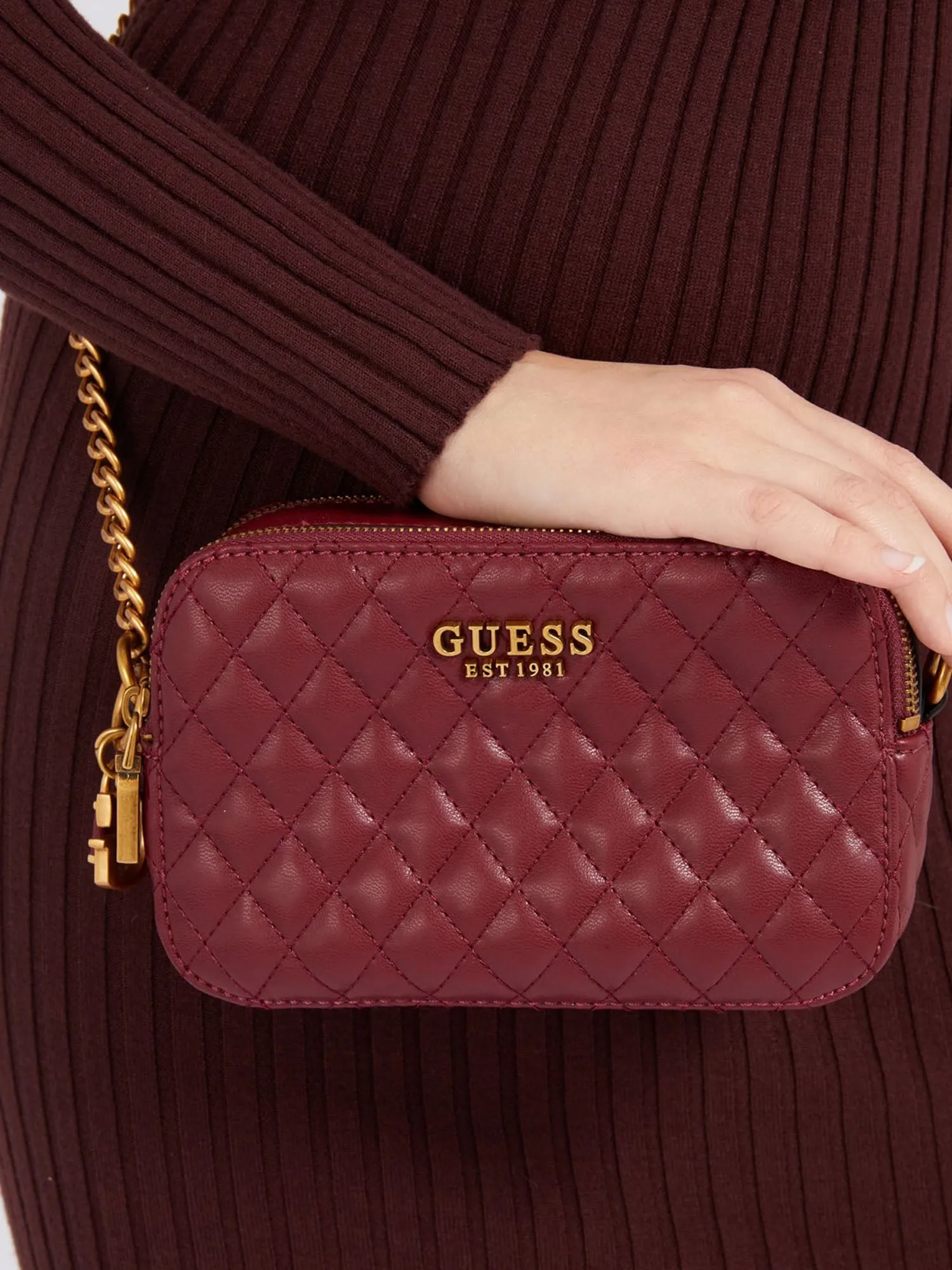 Guess Shoulder Bag HWQB86 61140